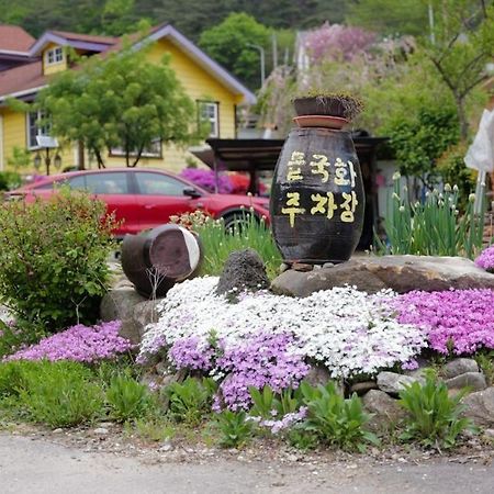 Inje Deulgukwa Pension Exterior photo